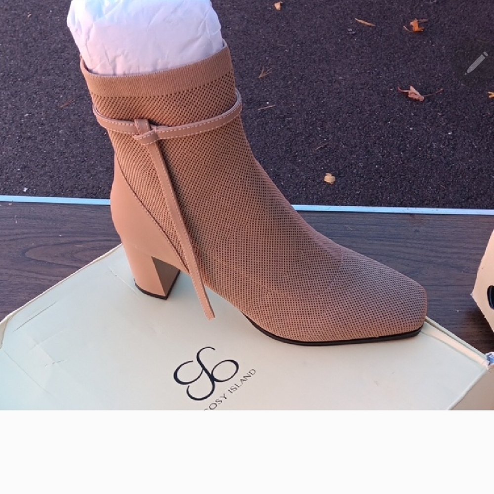 Cosy Island Women's Chic Brown Heeled Boots